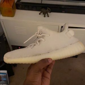 Yesterday Boost 350 V2 Triple White Size 9